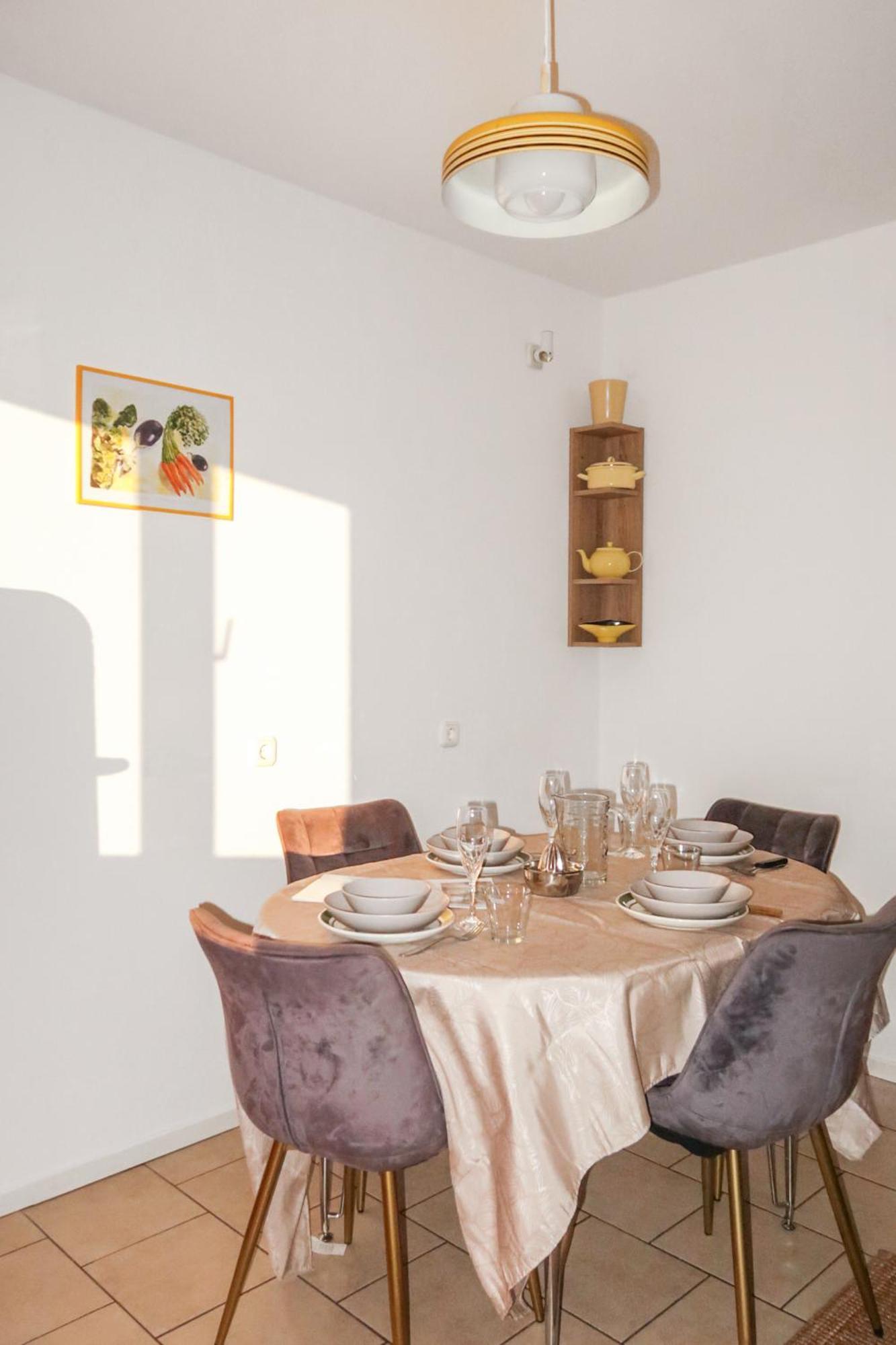 Homestay - Panoramablick Ueber Buedingen Exteriör bild